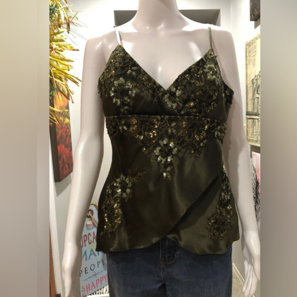 Cartise Olive Green Embellished Sequin Satin Cami Top
Side zip
BNWT
Size 10